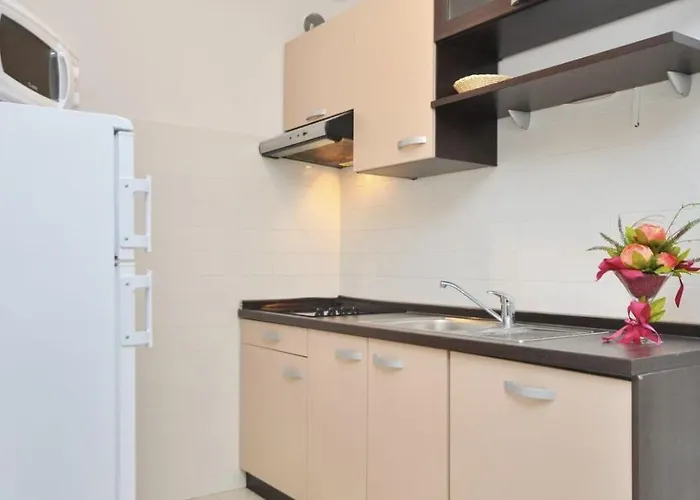 Πανσιόν Adriatic Queen