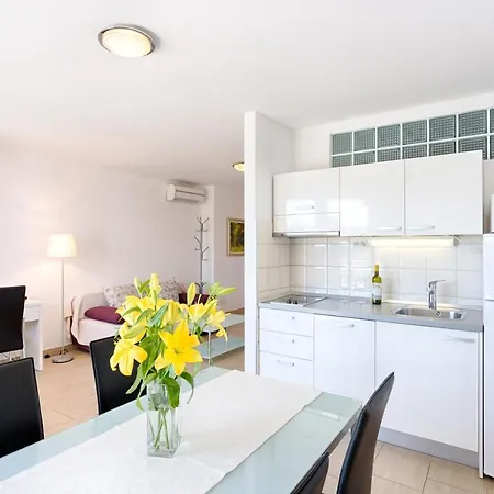 Guest house Adriatic Queen *