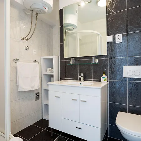 Adriatic Queen Gostinjska kuća 3*