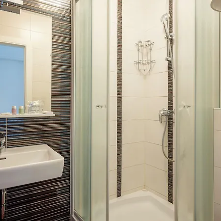 Adriatic Queen Konukevi