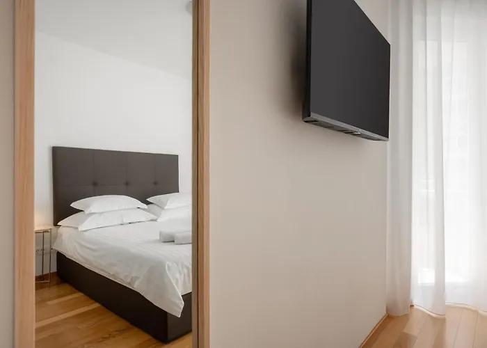 Adriatic Queen Πανσιόν 3*