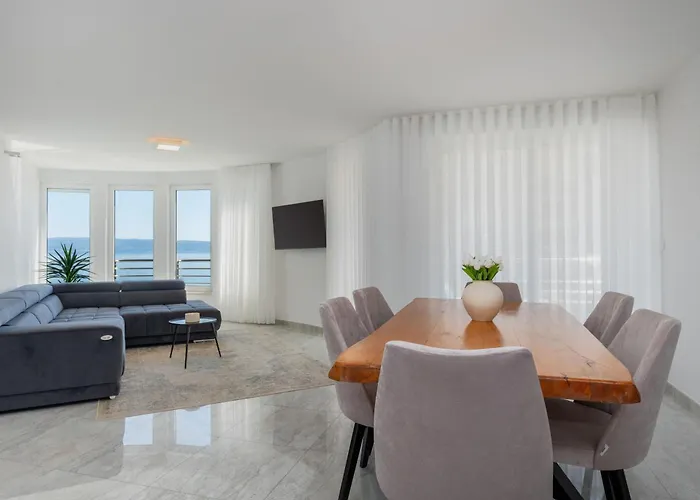 Adriatic Queen Πανσιόν